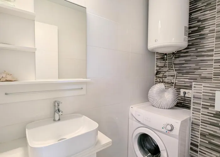 Апартаменти Sun Relax Urbania Адехе